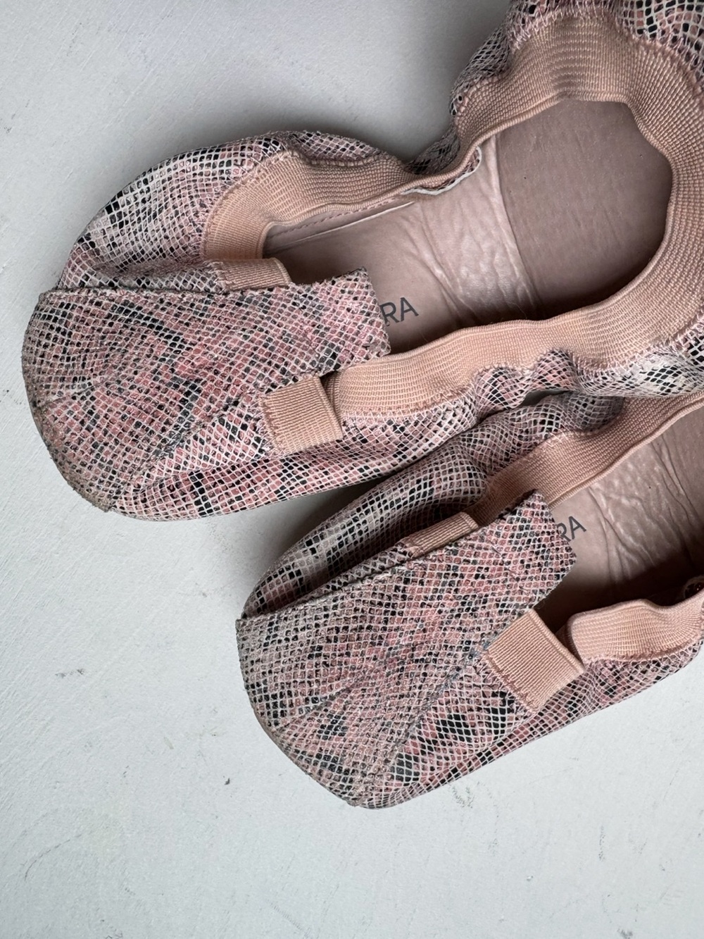 Yosi Samara Foldable Ballet Flat in Blush Multi - Picture 4 of 16